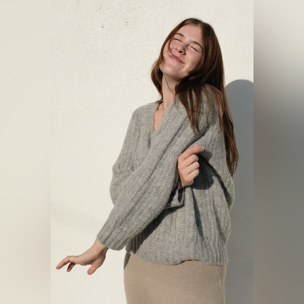 Bare Knitwear Layer V in Grey